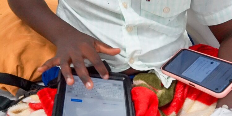 CTC lleva tablets y esperanza a niños del Hospital Infantil Robert Reid Cabral