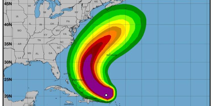 Indomet: Huracán Erin provocará aguaceros, ráfagas de viento y oleaje peligroso en varias provincias del país