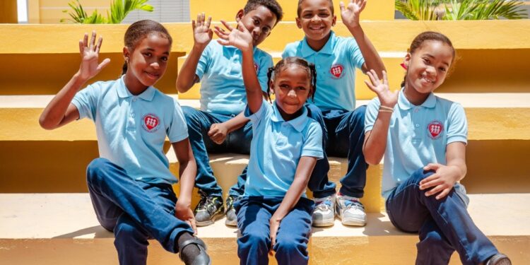 MINERD inicia la entrega del bono Arranca a Mil por la Educación 2025-2026