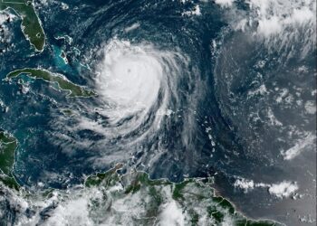 Indomet: Huracán Erin continúa alejándose del país, pero sus bandas nubosas inciden en varias regiones