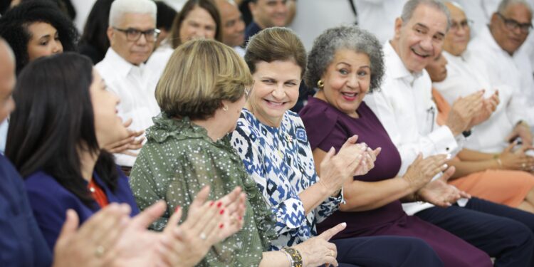 Raquel Peña resalta aportes de la mujer dominicana en lanzamiento de libro de la Cooperativa La Unión