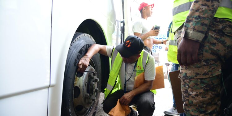 INTRANT realizará más de 7,000 inspecciones vehiculares para reforzar seguridad vial por Día de la Restauración