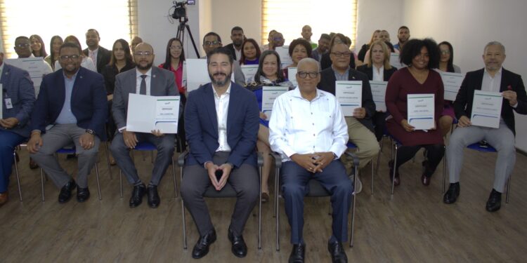 Colaboradores de DGJP reciben certificados de Diplomado RITA por parte de la Superintendencia de Pensiones