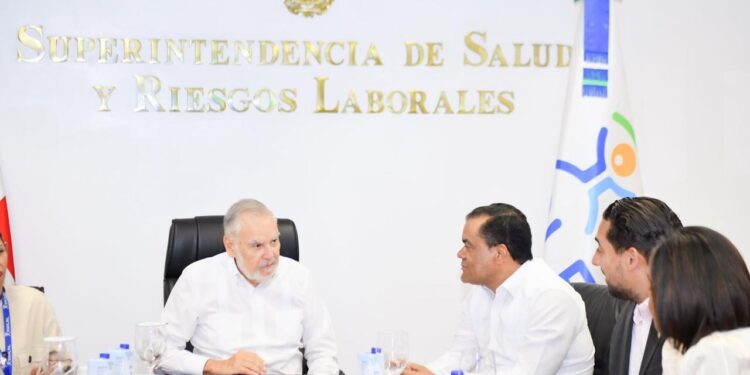 DIDA y SISALRIL FORMALIZAN PROTOCOLO DE TRABAJO PARA DAR RESPUESTA A QUEJAS Y RECLAMOS DE AFILIADOS