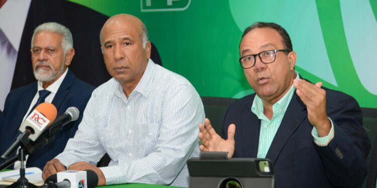 Fuerza del Pueblo denuncia que el gobierno manipula cifras sobre reducción de la pobreza