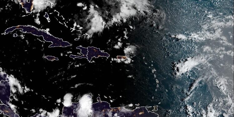 Indomet: Vaguada continuará provocando aguaceros hacia el interior del país; se mantienen cinco provincias bajo alerta meteorológica