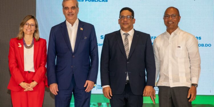Presidente Abinader califica nueva ley de Contrataciones Públicas como herramienta que transforma las compras estatales y permite que los recursos públicos lleguen a los más necesitados
