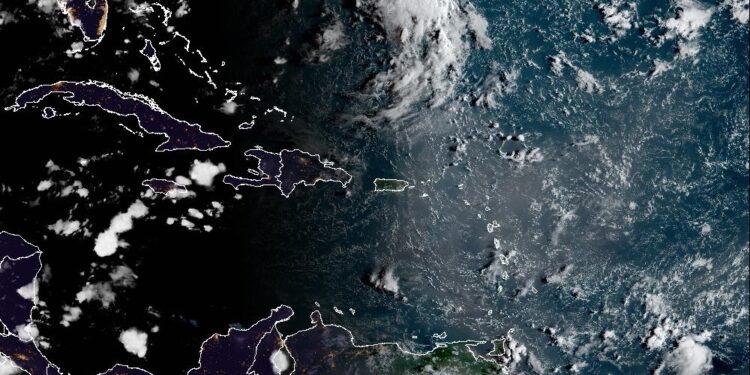 Indomet pronostica cielo mayormente soleado y chubascos locales; continuará el calor