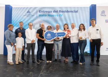 Raquel Peña encabeza entrega de 608 nuevas viviendas e inaugura tres ampliaciones de escuelas del Gran Santo Domingo