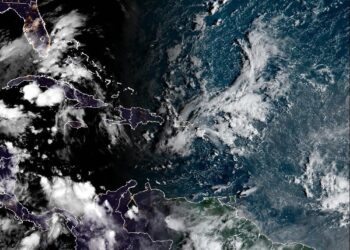 Indomet: Vaguada y onda tropical provocarán aguaceros con tormentas eléctricas este miércoles