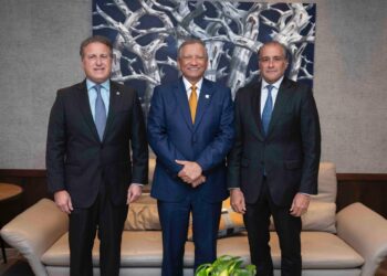 Presidente ejecutivo de Banreservas recibe a ejecutivos de APAP