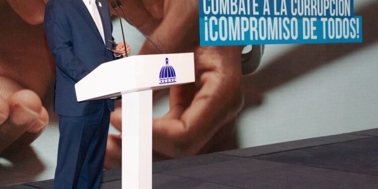 Presidente Abinader advierte sobre sanciones drásticas en términos de justicia para quienes sustraigan fondos públicos, especialmente de salud