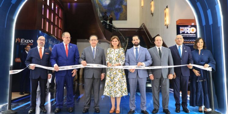 Raquel Peña encabeza inauguración de la Expo Mercado de Valores 2025