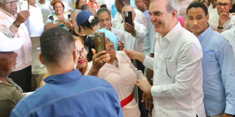 Presidente Abinader inaugurará 9 obras en Puerto Plata este fin de semana, incluyendo carreteras, escuelas, proyectos habitacionales, un puente, instalaciones del INFOTEP, el edificio de ADOMPRETUR y el asfaltado de calles