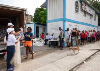 Voluntariado Banreservas beneficia a más de 700 familias en jornada del programa “Vida para el Ozama”