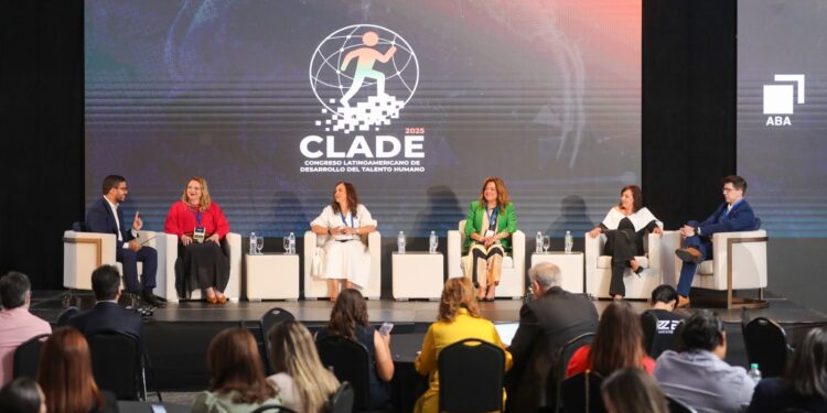 Experto recomienda poner la salud mental en el centro de las estrategias de talento humano