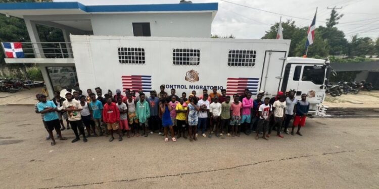 Ejército detiene 73 haitianos indocumentados durante operativo fronterizo en Dajabón