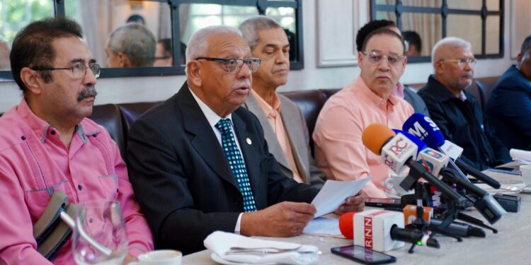 Expresidentes del CODIA califican el Monorriel de Santo Domingo como “un error de planificación”