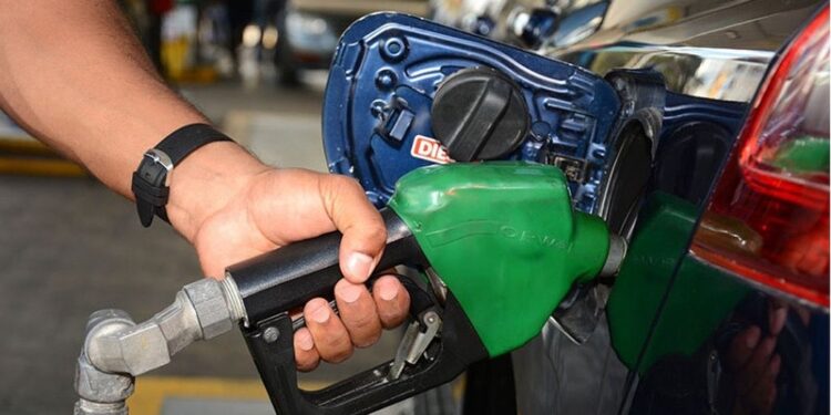 Gobierno mantiene precios de los combustibles esenciales con subsidio de RD$103.2 millones