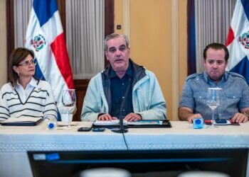 Presidente Abinader dispone para este viernes suspensión de la docencia en todo el país y de las labores en las provincias en alerta roja