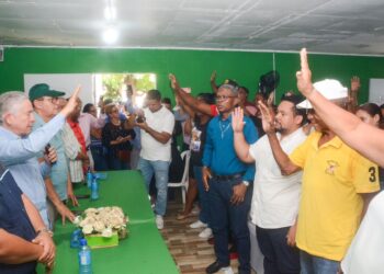 Freddy Pérez juramenta en la FP a dirigentes del PLD y PRM en Montecristi