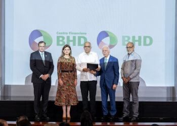 BHD dona RD$100 millones para preservar el Ateneo Amantes de la Luz, emblema cultural de Santiago