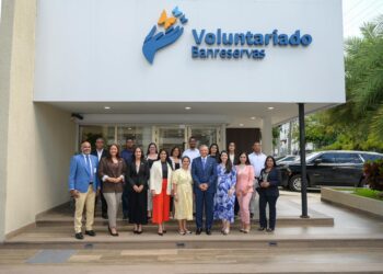 Doctor Leonardo Aguilera y Carmen Alicia Quijano de Aguilera anuncian expansión del Voluntariado Banreservas en todo el Cibao con la apertura de nuevas oficinas en Santiago