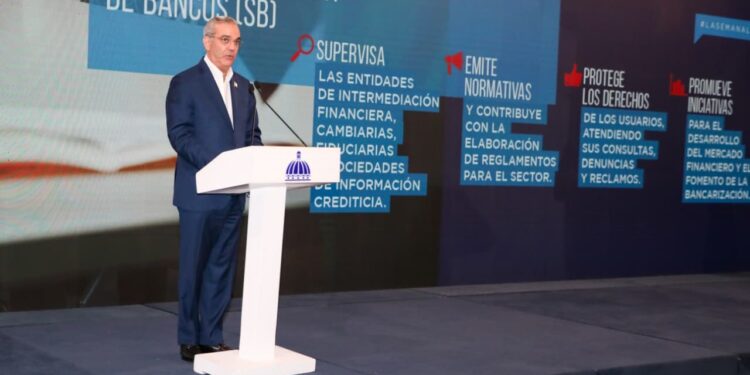 Presidente Abinader destaca estabilidad del sistema financiero nacional con activos superiores a los RD$4 billones y crecimiento ininterrumpido de 85.6%