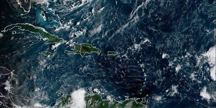 Indomet: Mañana calurosa y soleada; aguaceros en la tarde por incidencia de vaguada