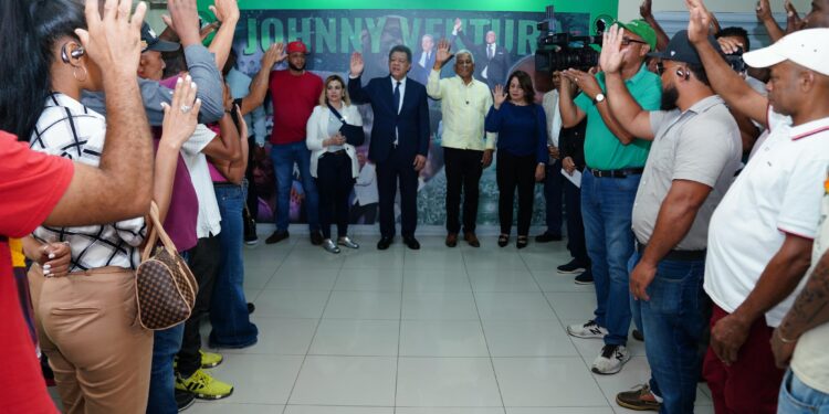 Otro dirigente del PRM pasa a la FP: se suma Pedro Alejandro Aguirre, exdiputado por 4 períodos y 3 veces alcalde