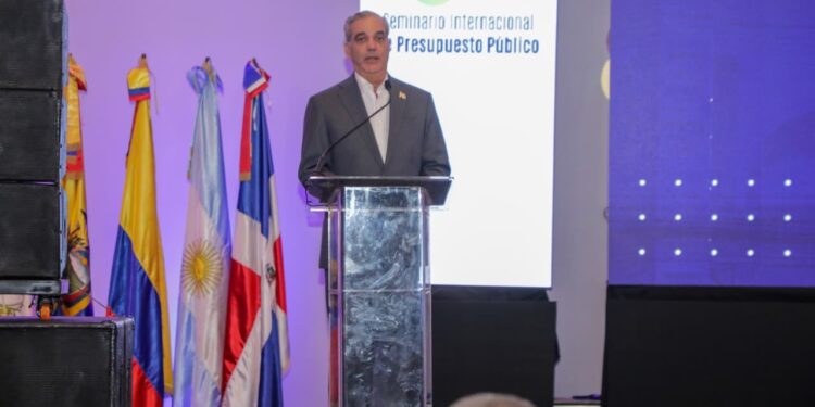 Presidente Abinader destaca importancia de la transparencia y eficacia del gasto público para llevar más desarrollo y bienestar a la ciudadanía