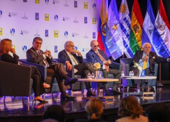 Hipólito Mejía resalta la fortaleza democrática dominicana en X Diálogo Presidencial en Miami Dade College