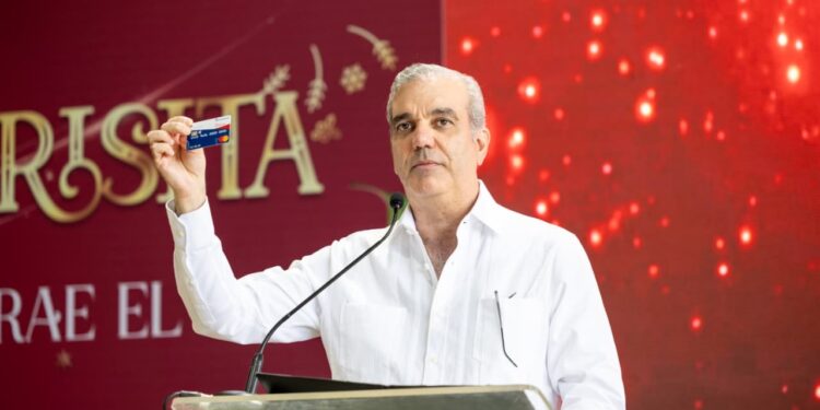 Presidente Abinader lanza el Bono Navideño 2025 para 2.6 millones de dominicanos; llama al pueblo a fortalecer la familia y la unión nacional en esta Navidad