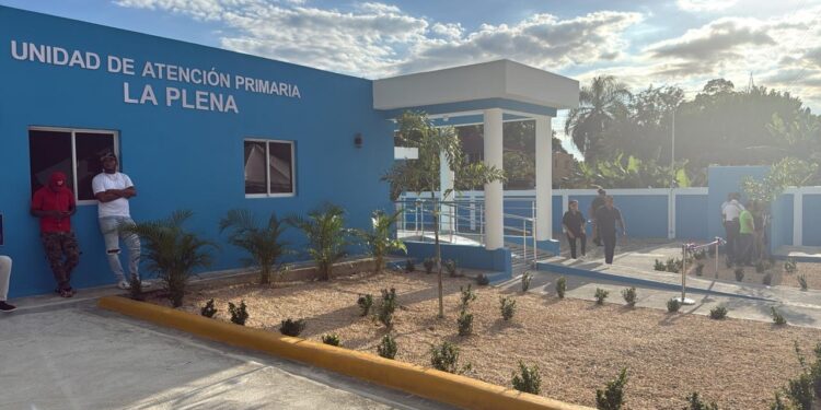 Entregan Unidad de Atención Primaria de la comunidad La Plena, San Cristóbal
