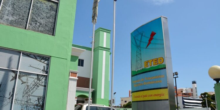 ETED informa que salida de línea de transmisión origina interrupción en el servicio de electricidad