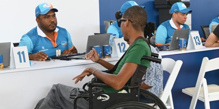 Banreservas bancariza a cientos de ciudadanos en San Juan de la Maguana