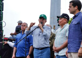 Vivimos una “tormenta perfecta”: el país está quebrado, asegura Leonel Fernández