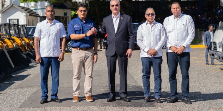 Presidente Abinader y Fellito avanzan en transformación del servicio de agua con el nuevo Plan de Zona en GSD