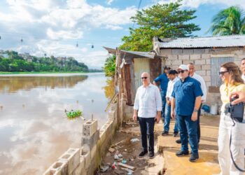 Ministro Paliza supervisa avances del proyecto de transformación en Las Lilas
