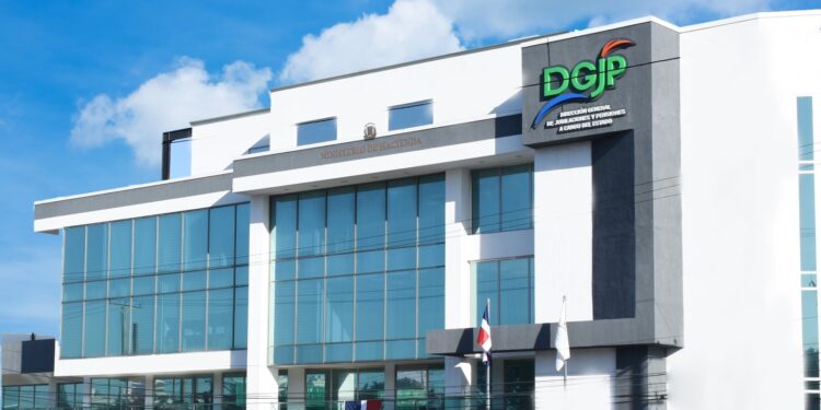 DGJP paga más RD$ 3,884 millones de regalía pascual a pensionados a nivel nacional