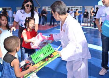 Voluntariado Banreservas celebra la Navidad con jornada de entrega de juguetes en la zona norte