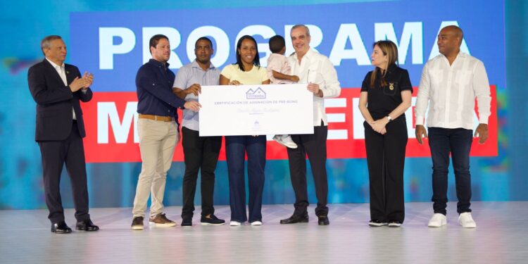 Presidente Abinader relanza programa Mi Vivienda, que proyecta más de 8,300 apartamentos para beneficiar a 25,000 dominicanos de ingresos medios y bajos