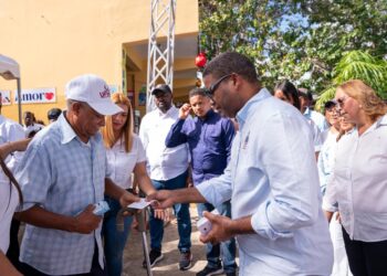Propeep ilumina la Navidad en San Cristóbal con encendido de parque, jornada social y entrega Bono Navideño