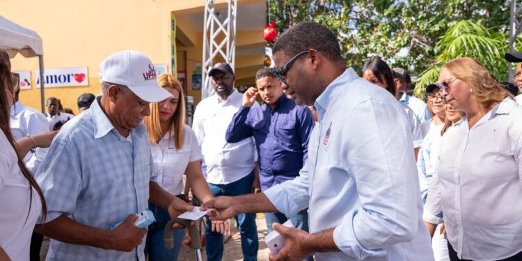 Propeep ilumina la Navidad en San Cristóbal con encendido de parque, jornada social y entrega Bono Navideño