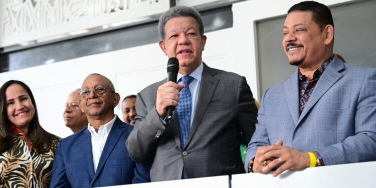 Leonel Fernández se encuentra en Nueva York, donde firmará varios convenios en beneficio de la República Dominicana