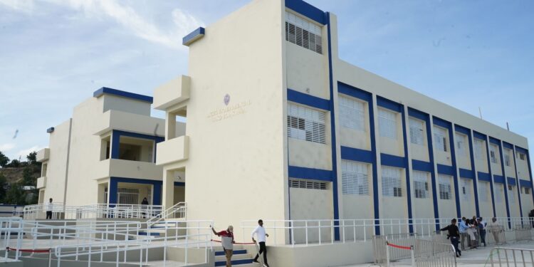 Gobierno entrega Liceo Experimental UASD Elías Piña que impactará a más de 840 estudiantes en niveles básico y secundario