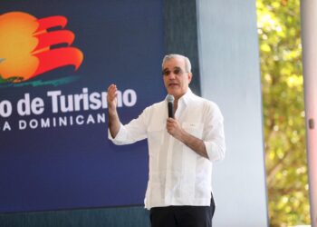 Presidente Abinader resalta valor histórico, turístico y comunitario del Parque Submarino La Caleta