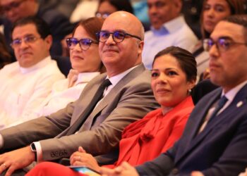 IDAC realiza panel «Construyendo capacidades para el desarrollo sostenible de la aviación civil» en Santiago