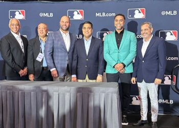 Ministro Kelvin Cruz anuncia apoyo del Gobierno al equipo dominicano del Clásico Mundial de Béisbol