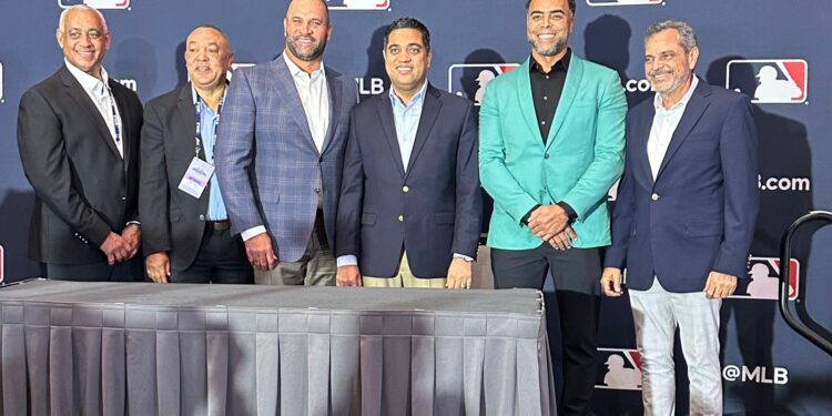 Ministro Kelvin Cruz anuncia apoyo del Gobierno al equipo dominicano del Clásico Mundial de Béisbol